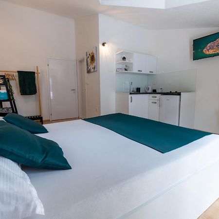 Apartments Rasic Макарска Екстериор снимка