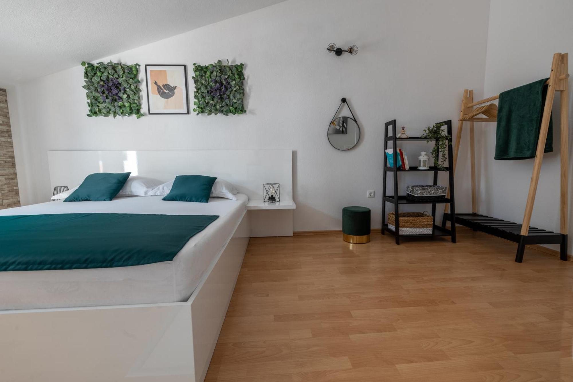Apartments Rasic Макарска Екстериор снимка