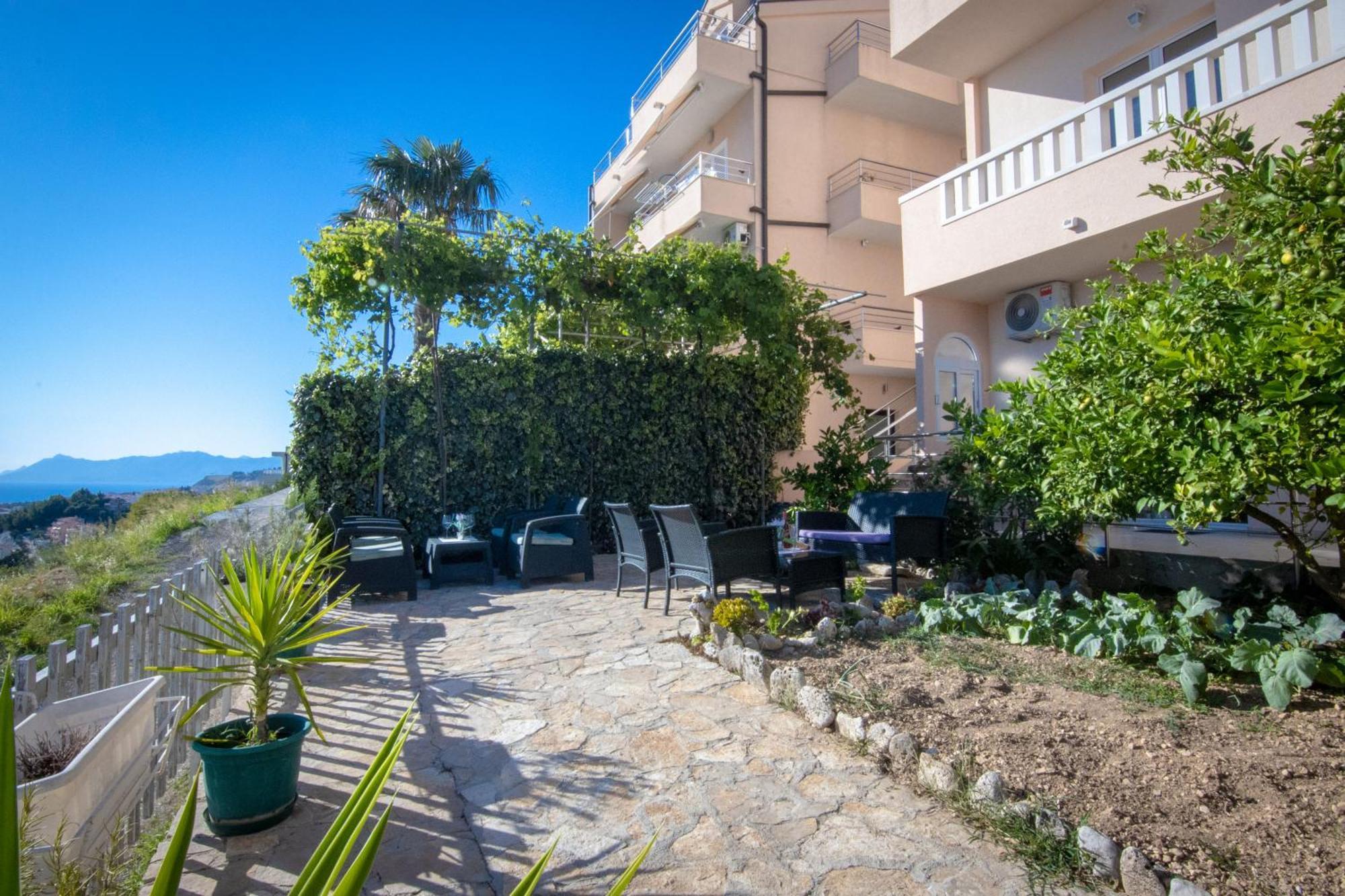 Apartments Rasic Макарска Екстериор снимка